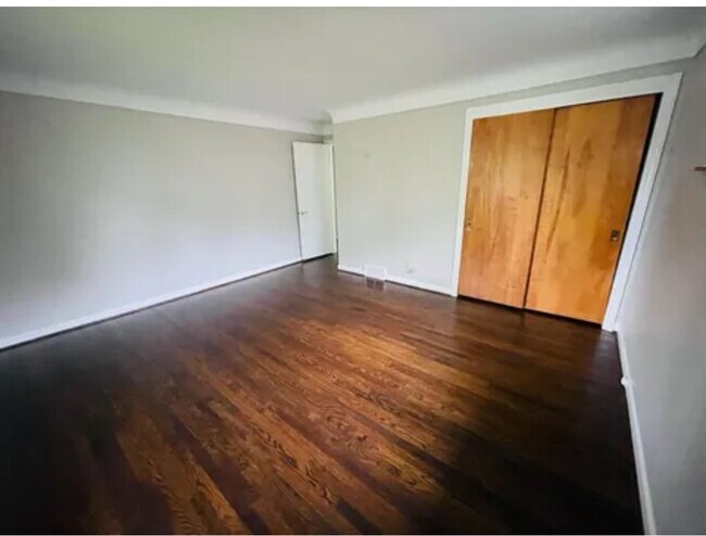 Foto del edificio - 7240 Bobby Ln