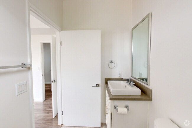 2 habitaciones, 2 habitaciones, 2 habitaciones HBA, baño - Barton Apartments...Luxury Tri-Level Apart...