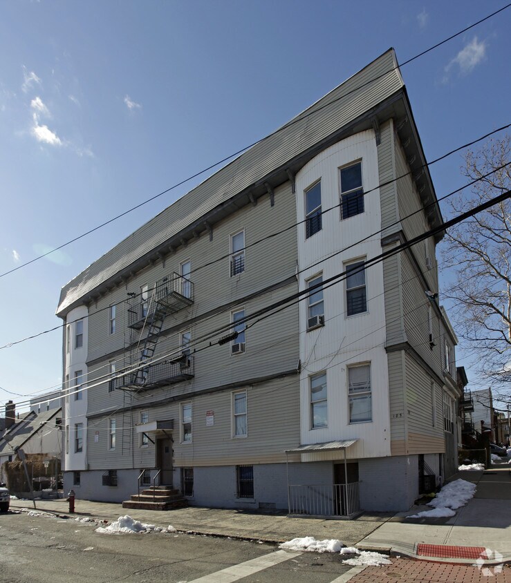 Foto principal - 185 Union St