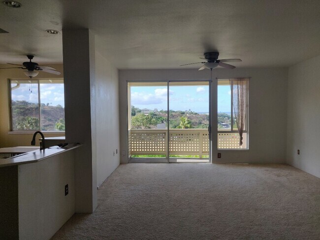 Building Photo - 1309 Moanalualani Way