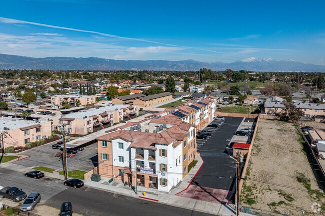 Contexto - Newport Fontana