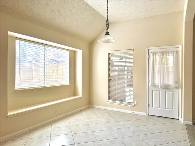 Building Photo - 11127 Blue Feather Dr