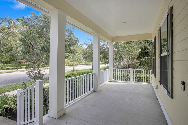 Building Photo - Beautiful 4 bedroom/ 2 bathroom home in Ri...