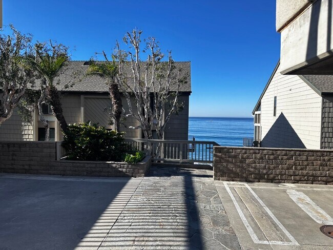 Foto del edificio - Luxury Furnished Rental on the Beach in Ca...