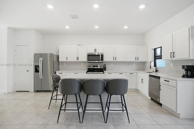 Foto del edificio - 816 NW 3rd Terrace