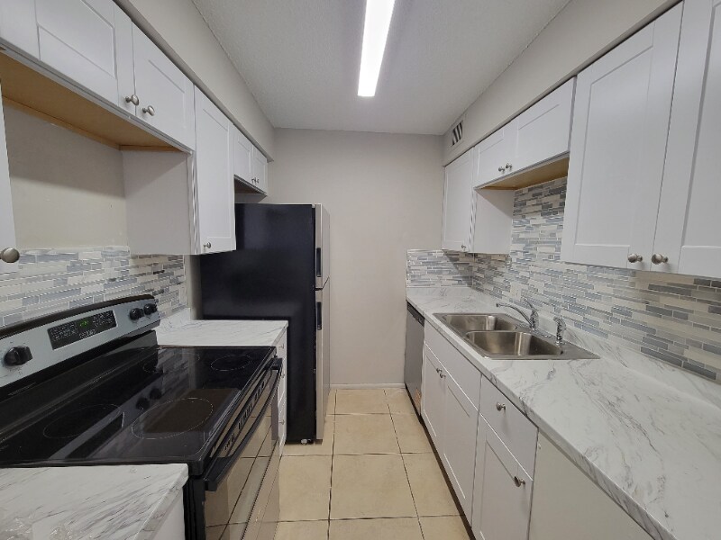 Foto del edificio - 5303 Summerlin Rd