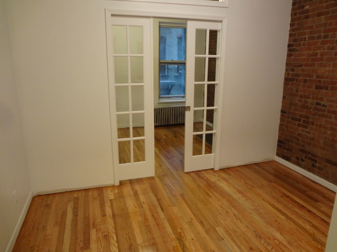 Primary Photo - 247 W 26th St