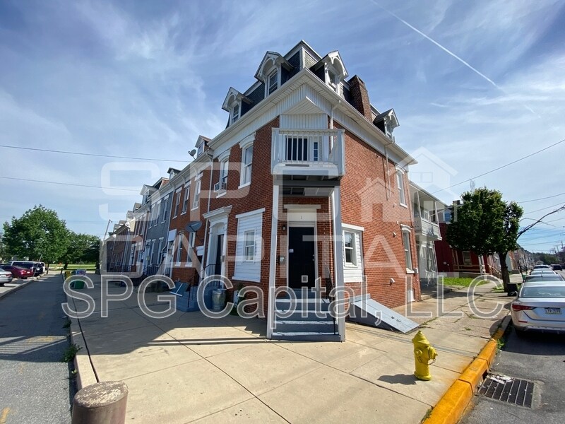 Foto principal - 201 N Broad St