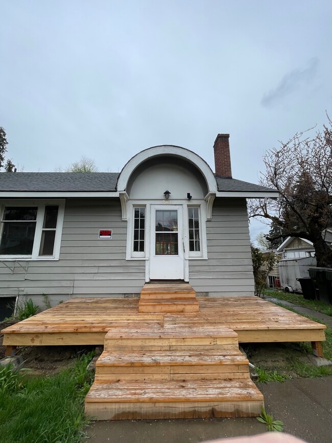 Building Photo - 903 S 19th Ave