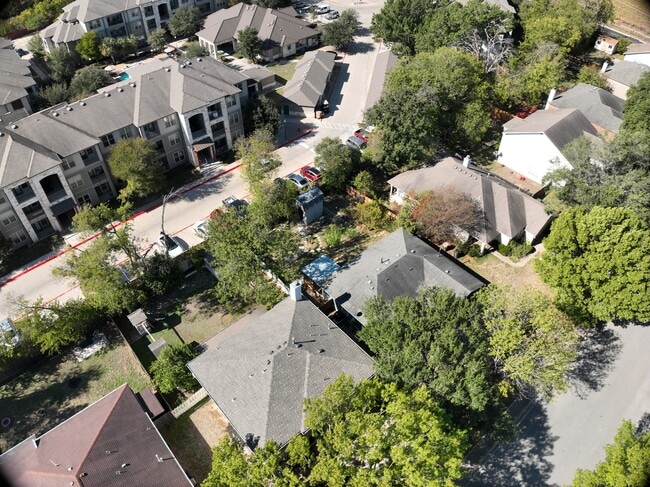 Exterior 3D - Oaks of Kyle Apartments