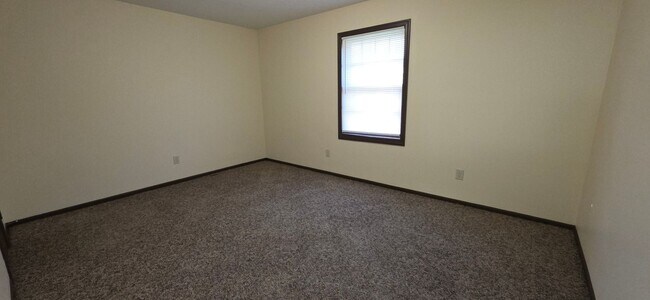 Foto del edificio - 3 Bedroom 2 Bath with Garage! South by Bat...