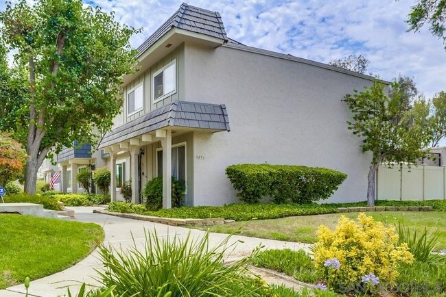 Foto del edificio - 9451 Carlton Oaks Dr
