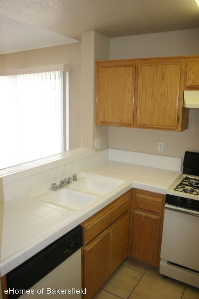 Building Photo - 8115 Pebble Cove Ct