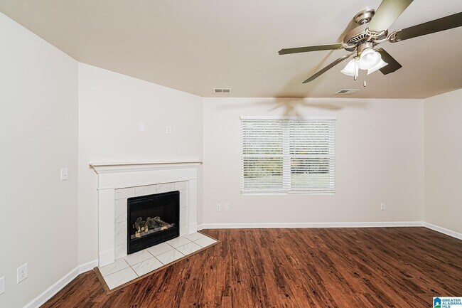 Building Photo - 712 Mallet Way
