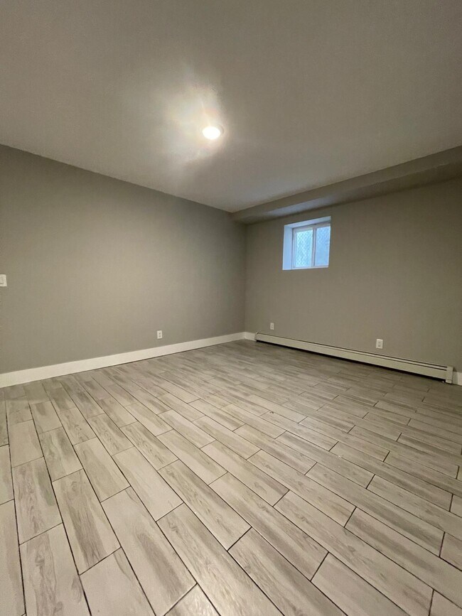 Building Photo - 102 Woodlawn Ave