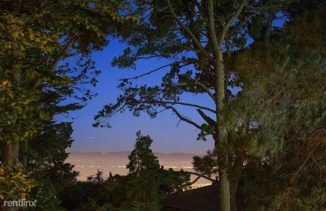 Building Photo - 5 br, 5 bath House - 12480 Skyline Blvd
