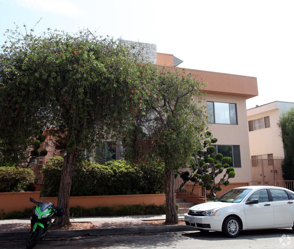 Foto del edificio - 1266 Barry Ave