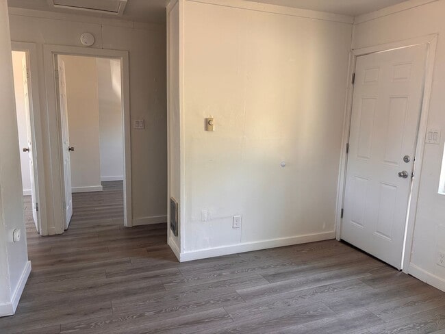 Building Photo - R144