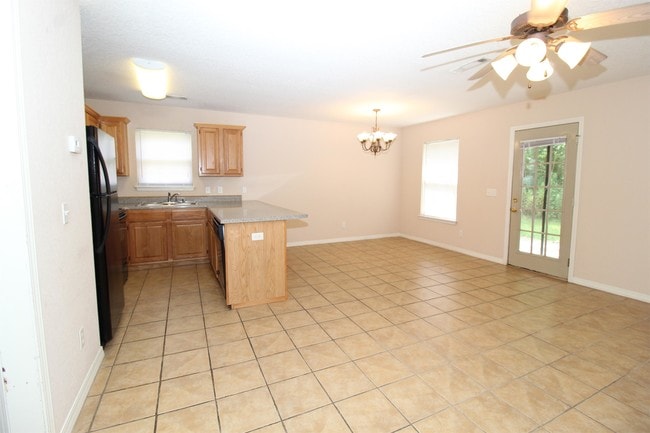Building Photo - 2600 Bowman Dr
