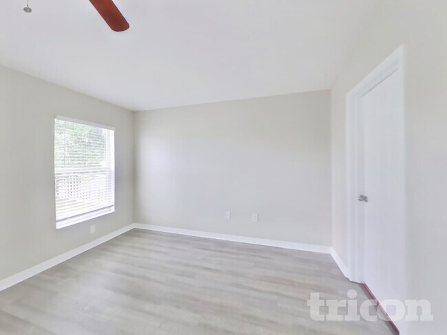 Building Photo - 3418 Thistledown Ln