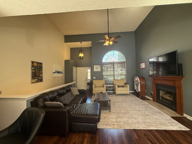 Foto del edificio - 669 Granwood Blvd