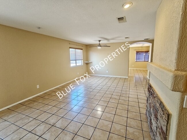 Foto del edificio - 3754 E White River Dr