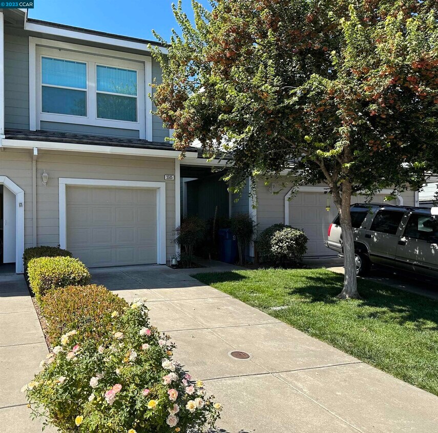 Primary Photo - 3505 Coyote Cir