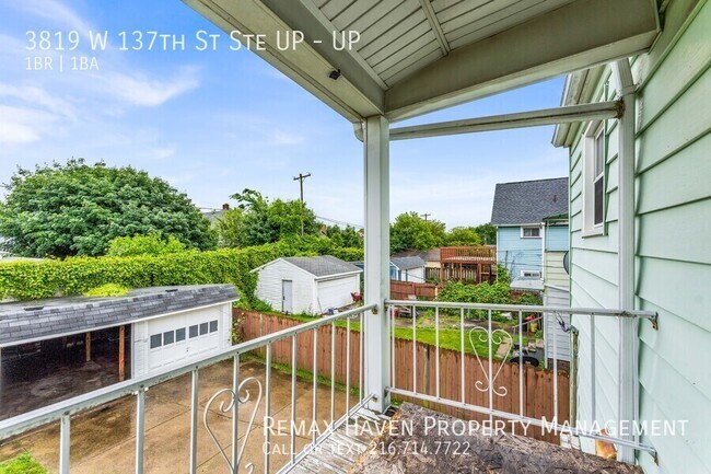 Foto del edificio - 3819 W 137th St