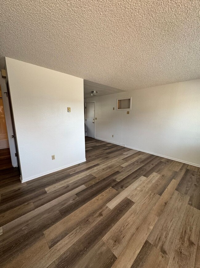 Building Photo - 115 Hudson Ave