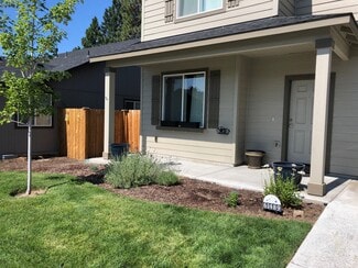 Building Photo - 61489 SE Luna Pl