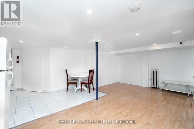 Photo du bâtiment - 604 Ossington Ave