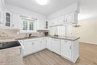 Building Photo - 8306 Wind Forest Dr