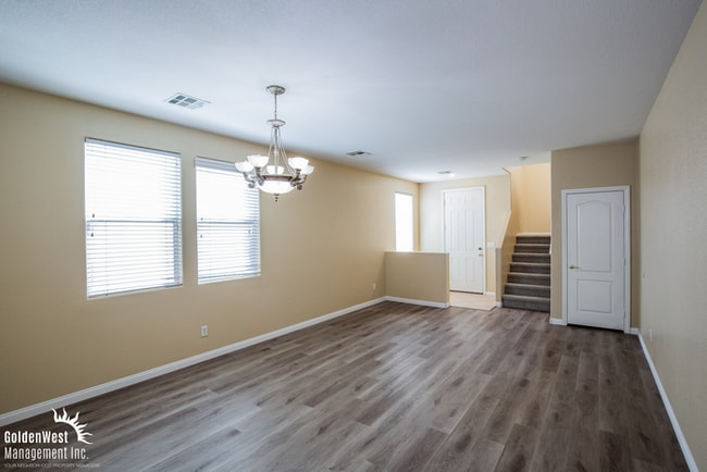 Building Photo - Spacious Two-Story 5Bdm 2.5Ba Home with Private Backyard in Summerlin.