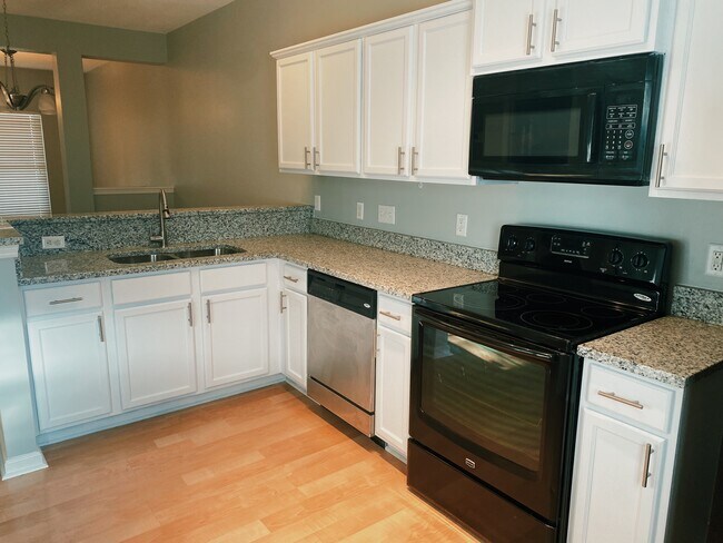 Kitchen - 2707 Meadow Knoll Dr