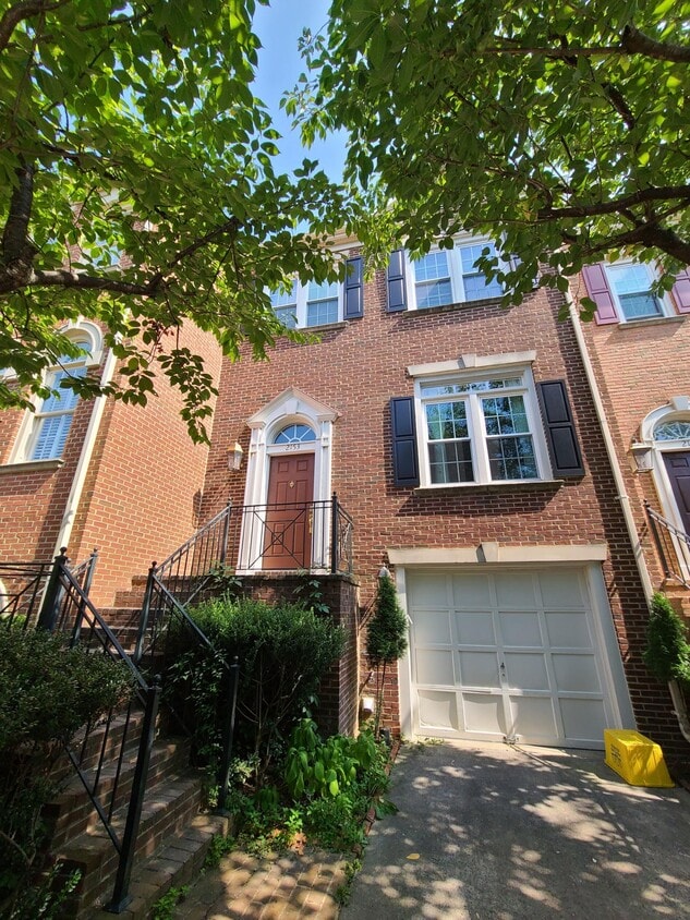Primary Photo - 2153 Wolftrap Ct
