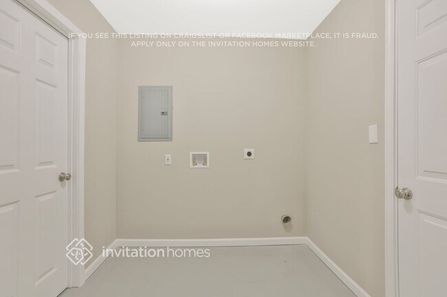 Foto del edificio - 2132 Rosewood Rd