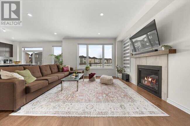 Building Photo - 290 Turnbuckle Cres