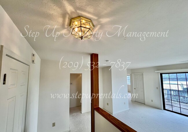 Foto del edificio - 2 Bedroom 2 Full Bathroom Condo with Lake ...