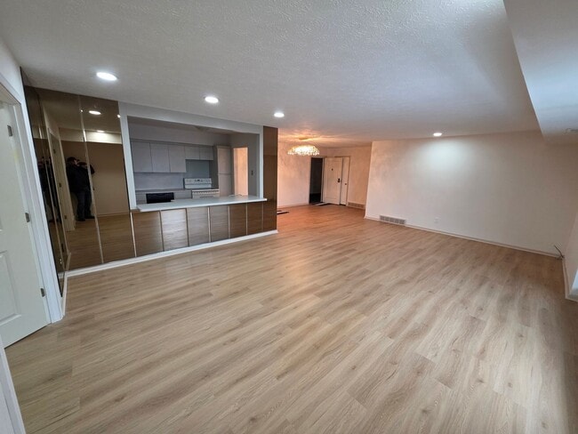 Foto del edificio - 612 Acacia Cir