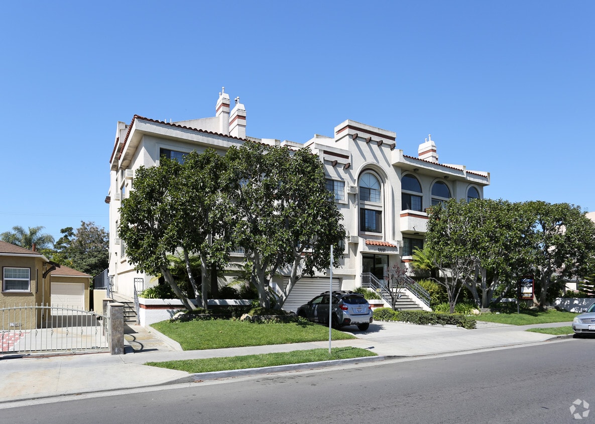 3927 Inglewood Blvd, Los Angeles, CA 90066 Apartments in Los Angeles