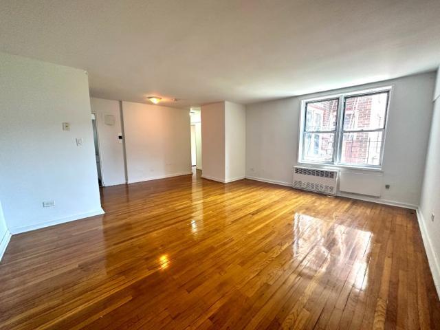 Foto principal - 1 bedroom in Flushing NY 11355