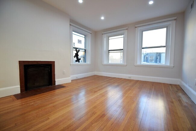 Building Photo - 35 Harvard St