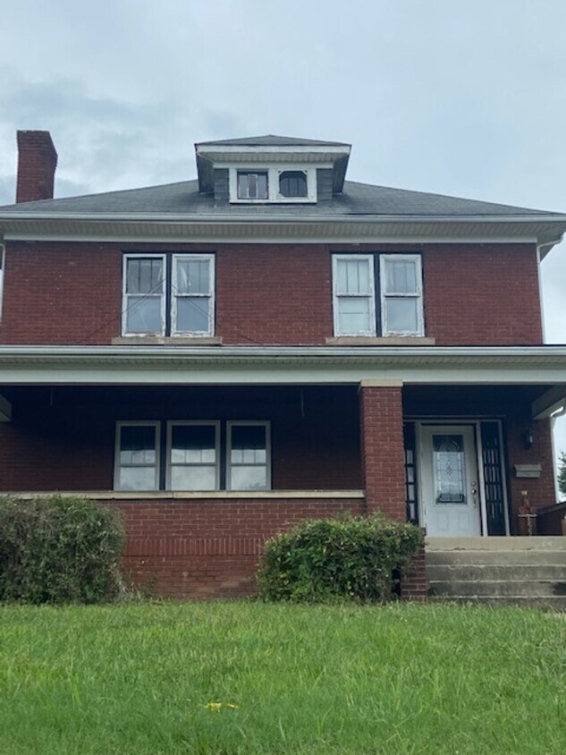 Building Photo - 1559 3rd St