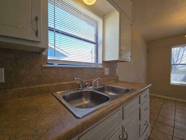 Foto del edificio - COMING SOON!