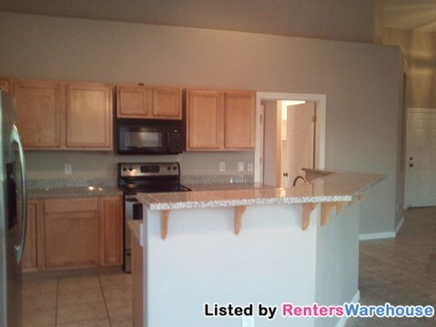 Building Photo - 2582 E Magnolia Dr