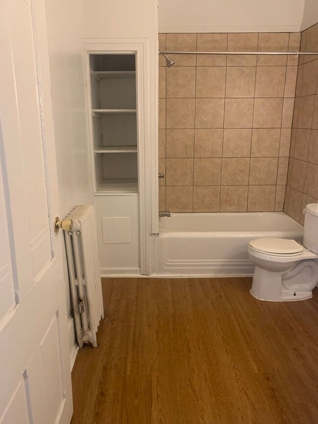Building Photo - Studio/Efficiency Apartment Downtown York ...