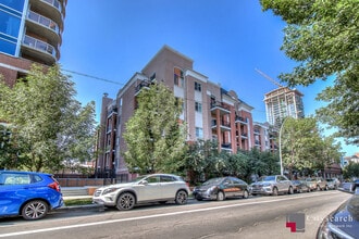 Building Photo - 881-215 15 Ave SW