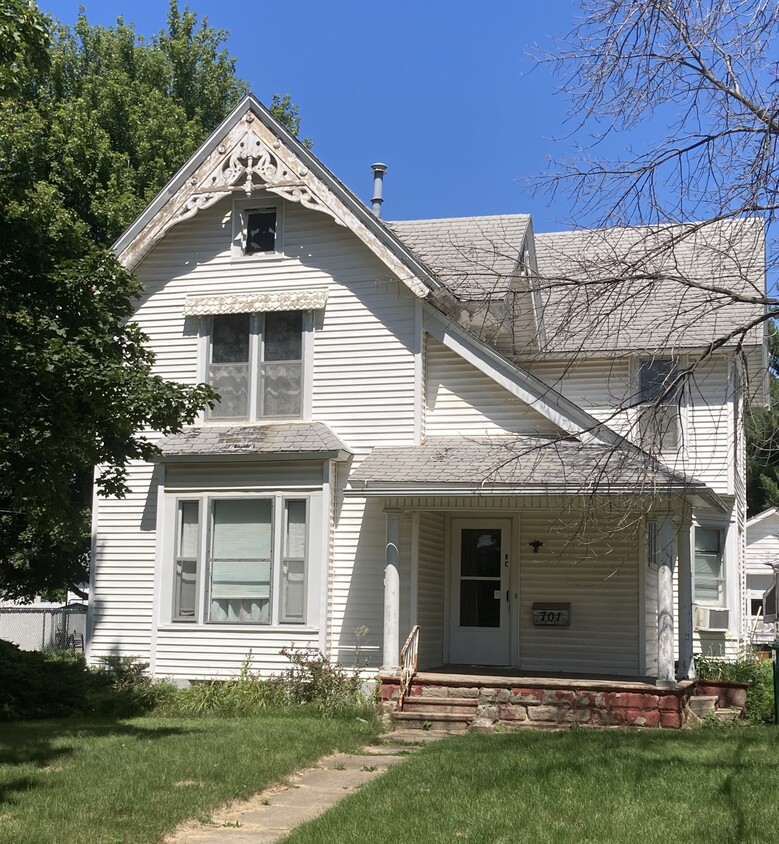 701 3rd Ave NE Unit C, Independence, IA 50644 701 3rd Ave NE