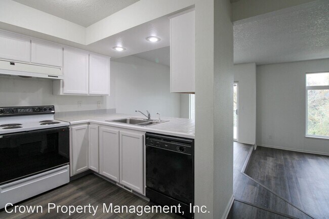 Building Photo - 2 br, 2.5 bath House - 2365 Crestview Dr S
