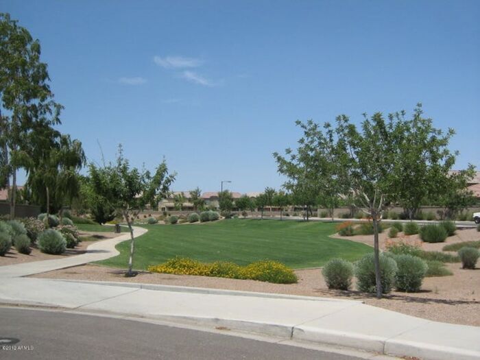 Foto del edificio - COMING SOON! Spacious 3 Bed 2 Bath Home in Surprise Farms!